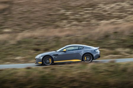 Aston Martin V12 Vantage