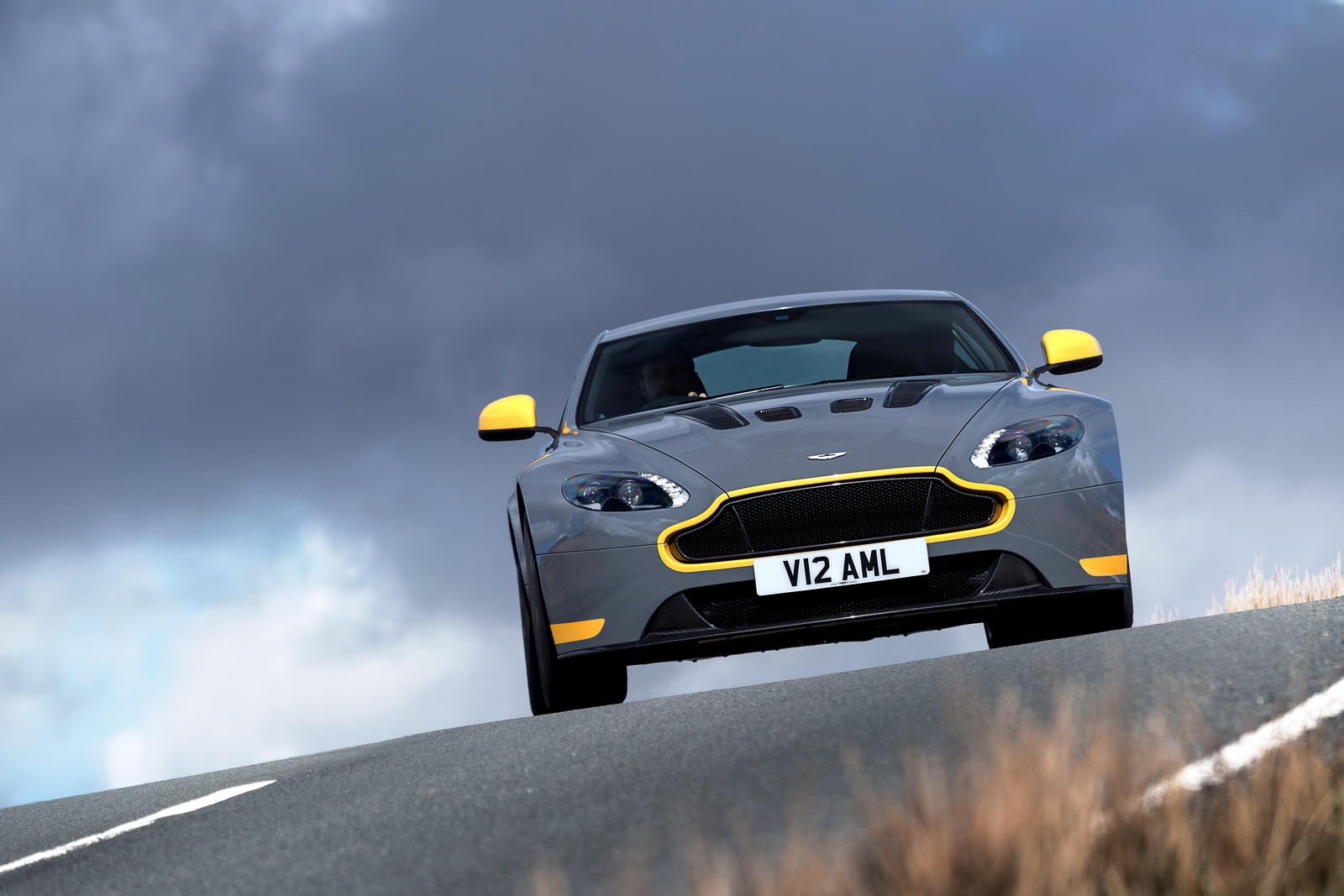 Aston Martin V12 Vantage