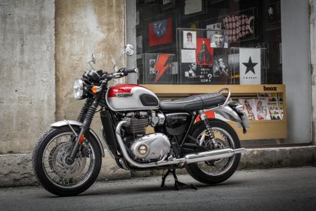 Triumph Bonneville.