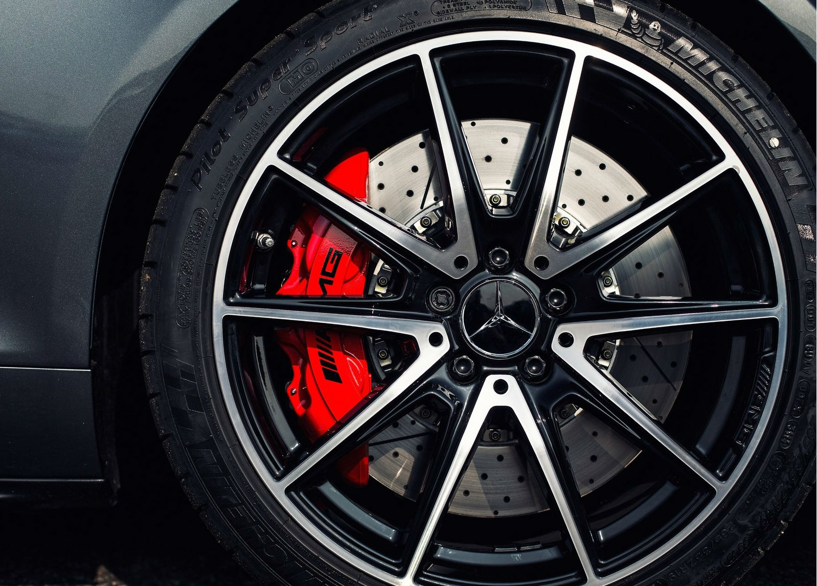 Mercedes Benz-AMG GT