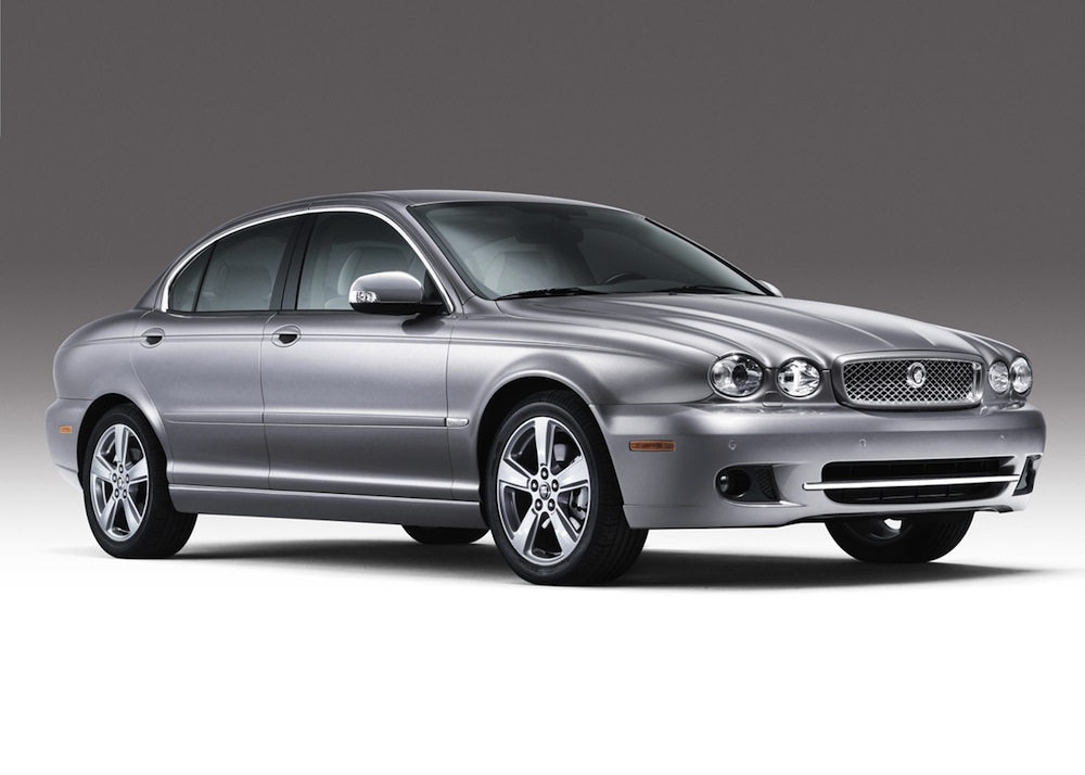 Jaguar X-Type.