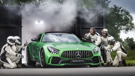 Mercedes AMG GT-R
