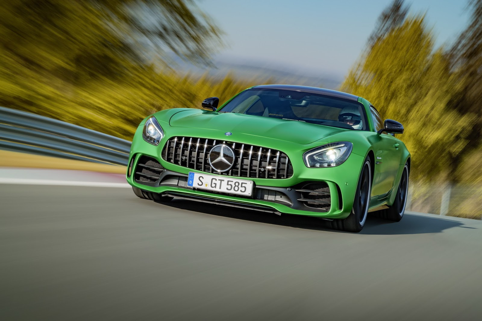 Mercedes AMG GT-R
