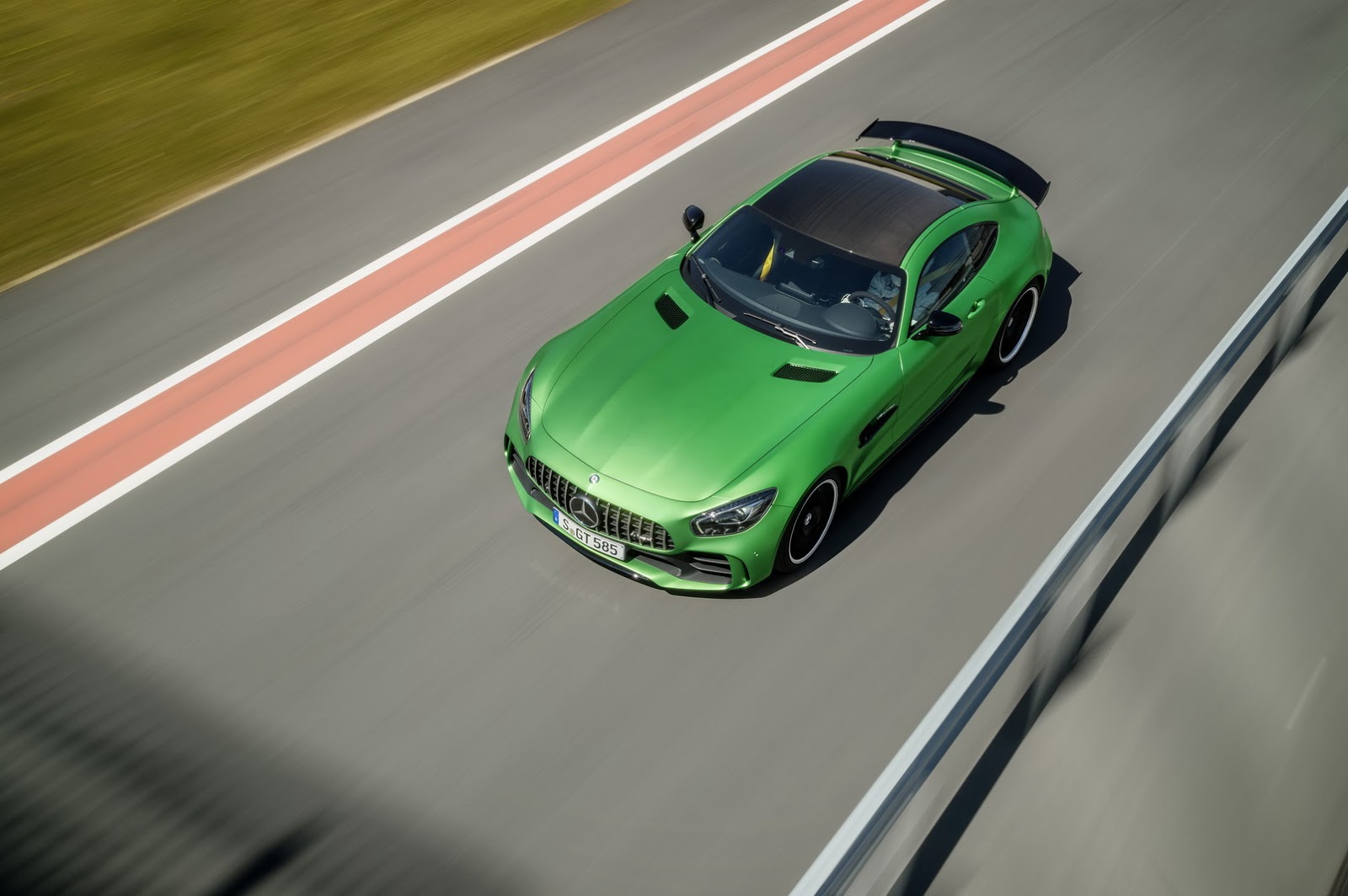 Mercedes AMG GT-R