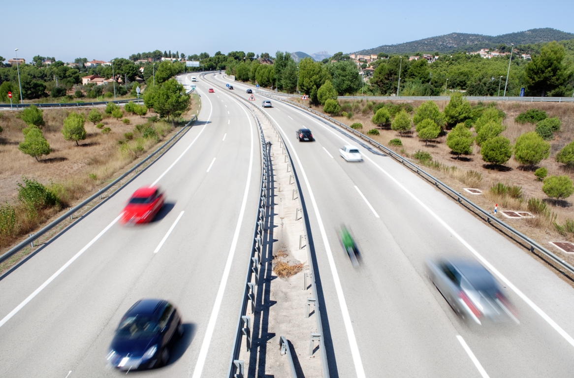 adelantar por la derecha