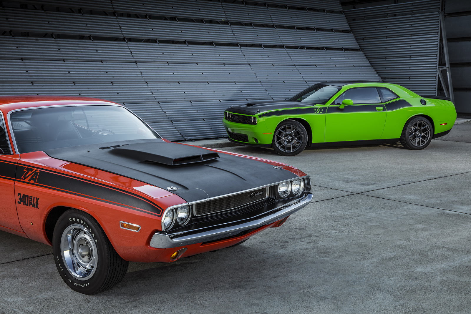 1970 Dodge Challenger T/A y 2017 Dodge Challenger T/A