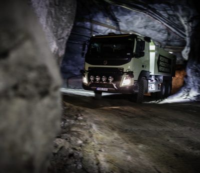 Volvo FMX camión autónomo