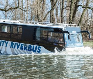 Autobús anfibio