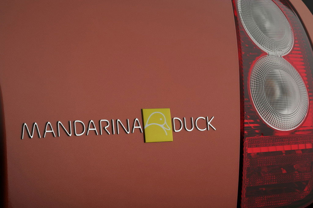 NISSAN MICRA MANDARINA DUCK