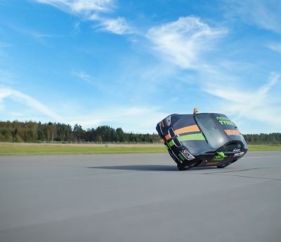 A 186 km/h a dos ruedas