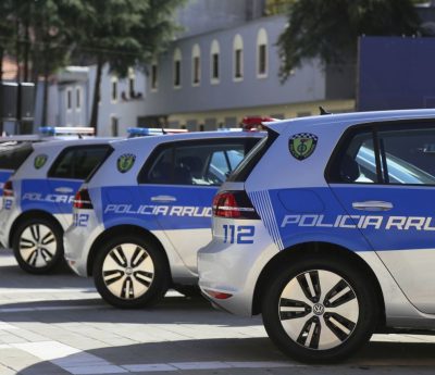 e-Golf policía albana