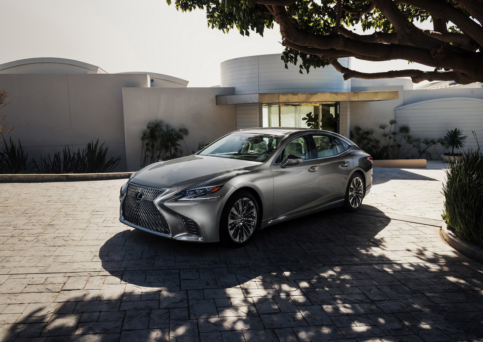Lexus LS 2018