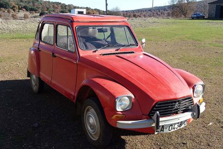 Citroen DYANE 6 (1981) // <a href="http://www.miclasico.com/63-citroen/6974-dyane-6" target="_blank">2.500 euros</a>