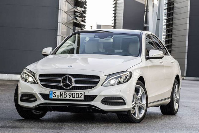 2017: Mercedes Benz C220d 170 CV - 40.225 euros