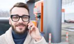 ¿De verdad resulta peligroso utilizar el móvil en la gasolinera?
