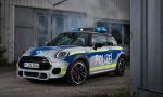 Así se transforma un Mini JCW de 231 CV en un coche de policía