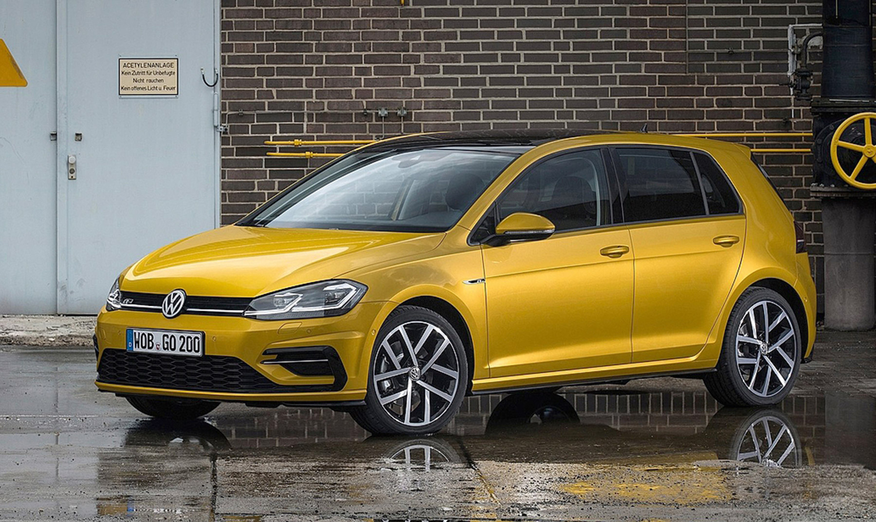 Volkswagen Golf // 249 €* (LeasePlan)