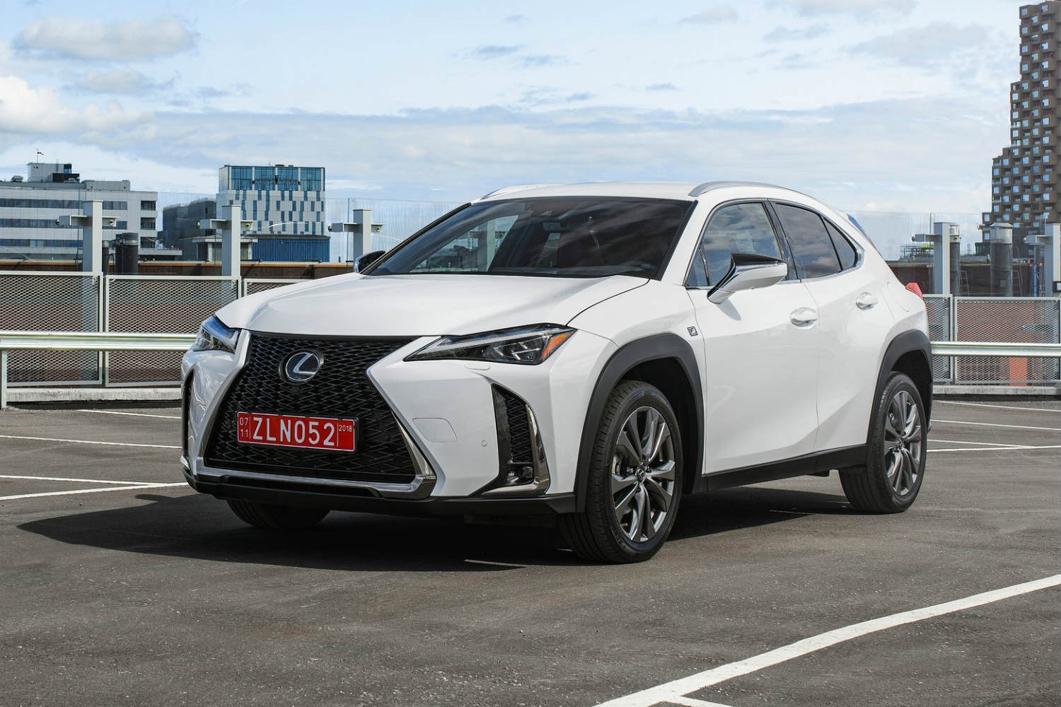 Lexus UX: 33.900 euros