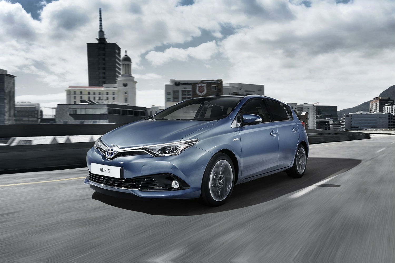 Toyota Auris Hybrid: 23.340 euros
