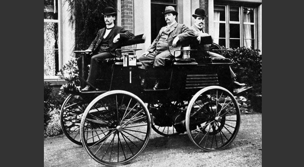 Coche eléctrico // 1884