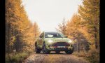 Al Aston Martin DBX no le importa mancharse de barro
