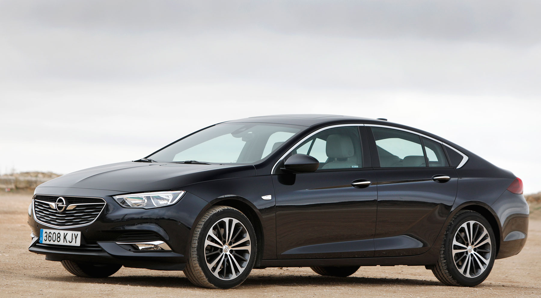 Coches medios // 16.516 unidades (3,6%)