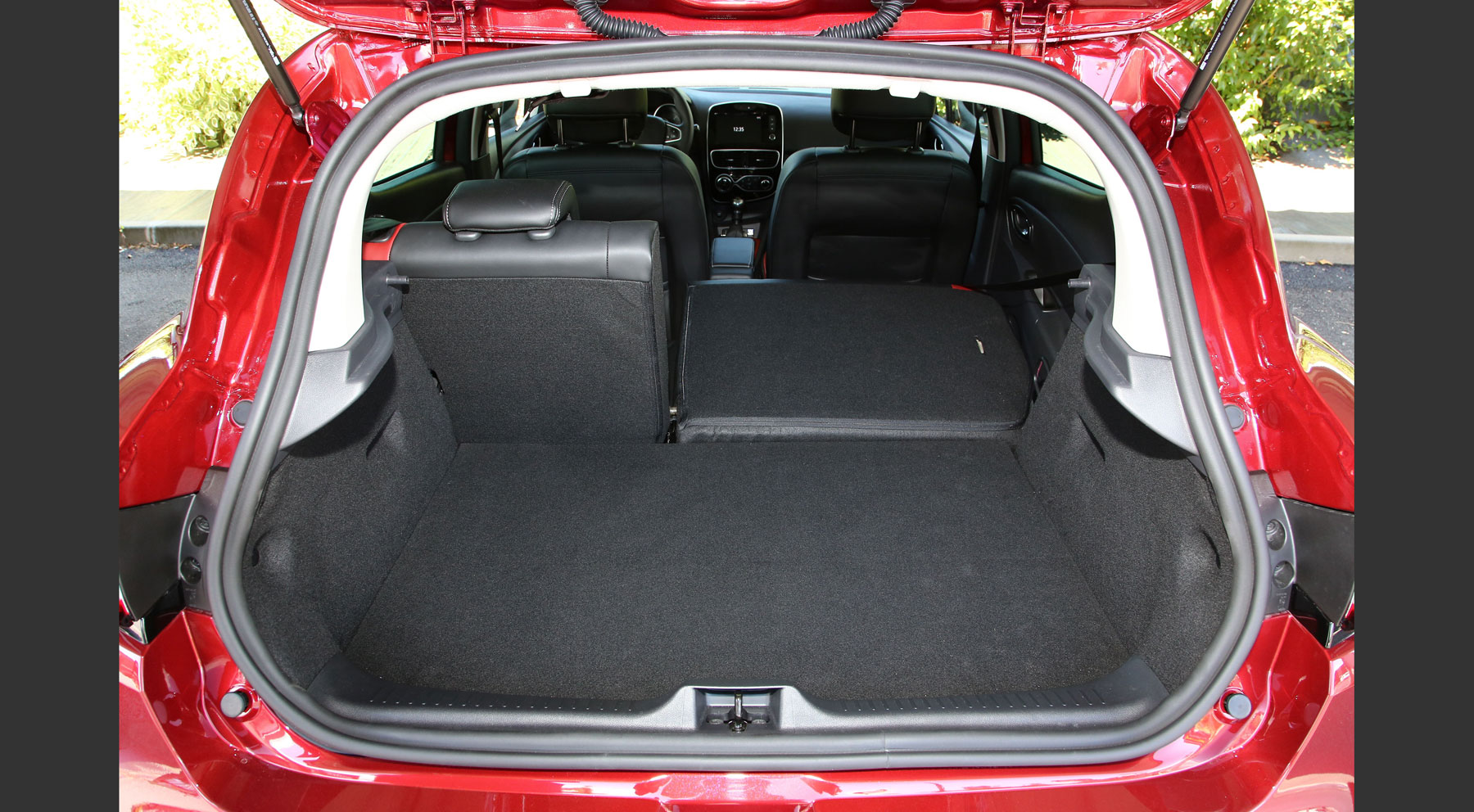 Renault Clio // 300 litros*