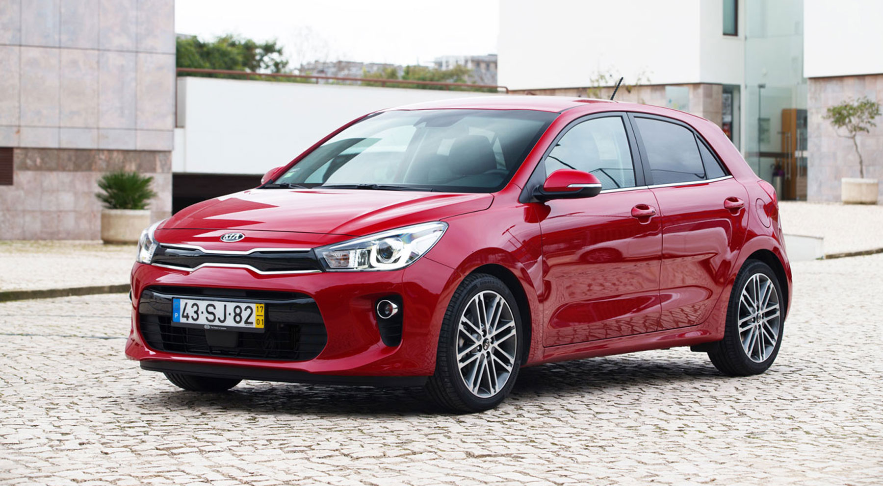 Kia Rio // 325 litros