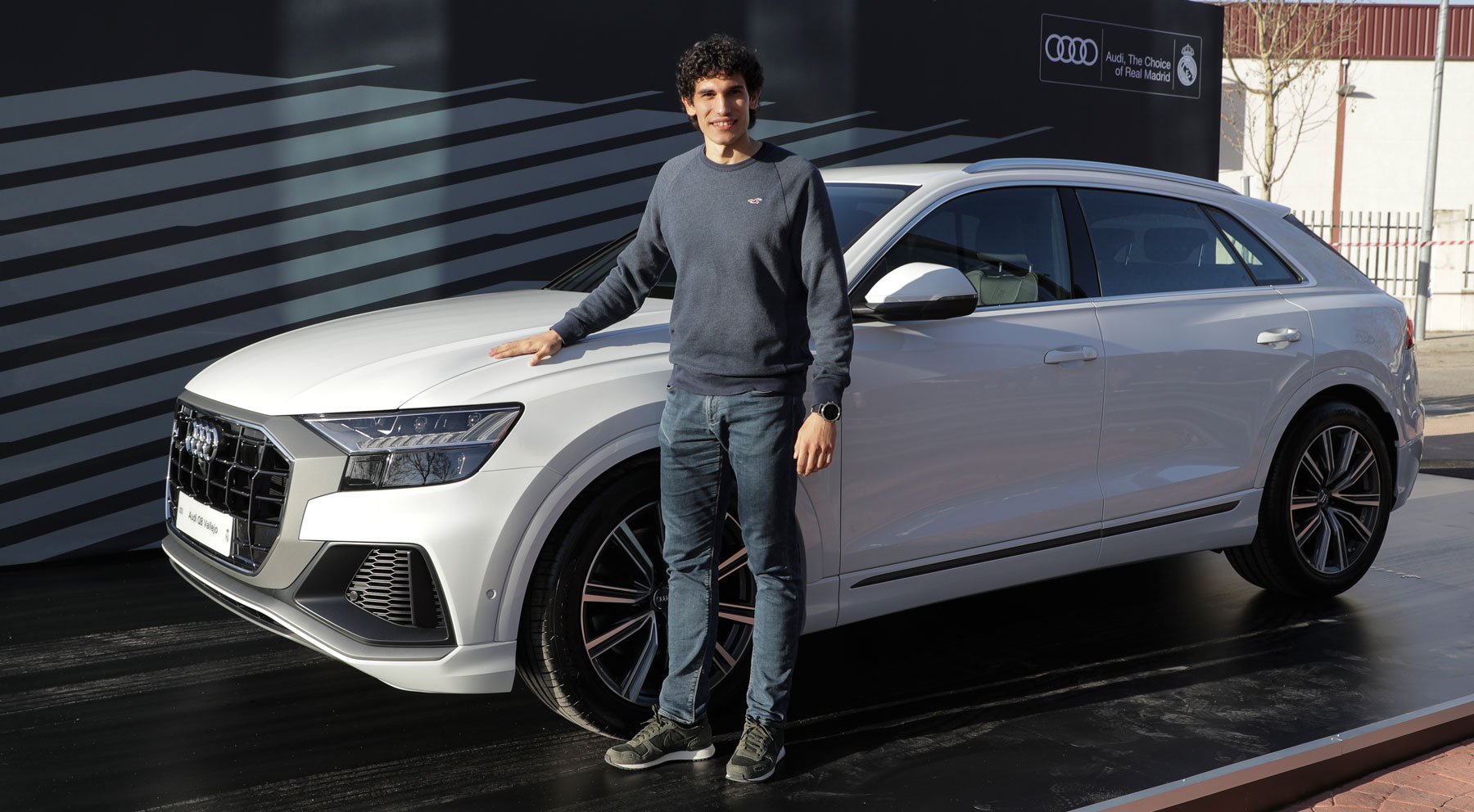 Jesús Vallejo // Audi Q8 50 TDI