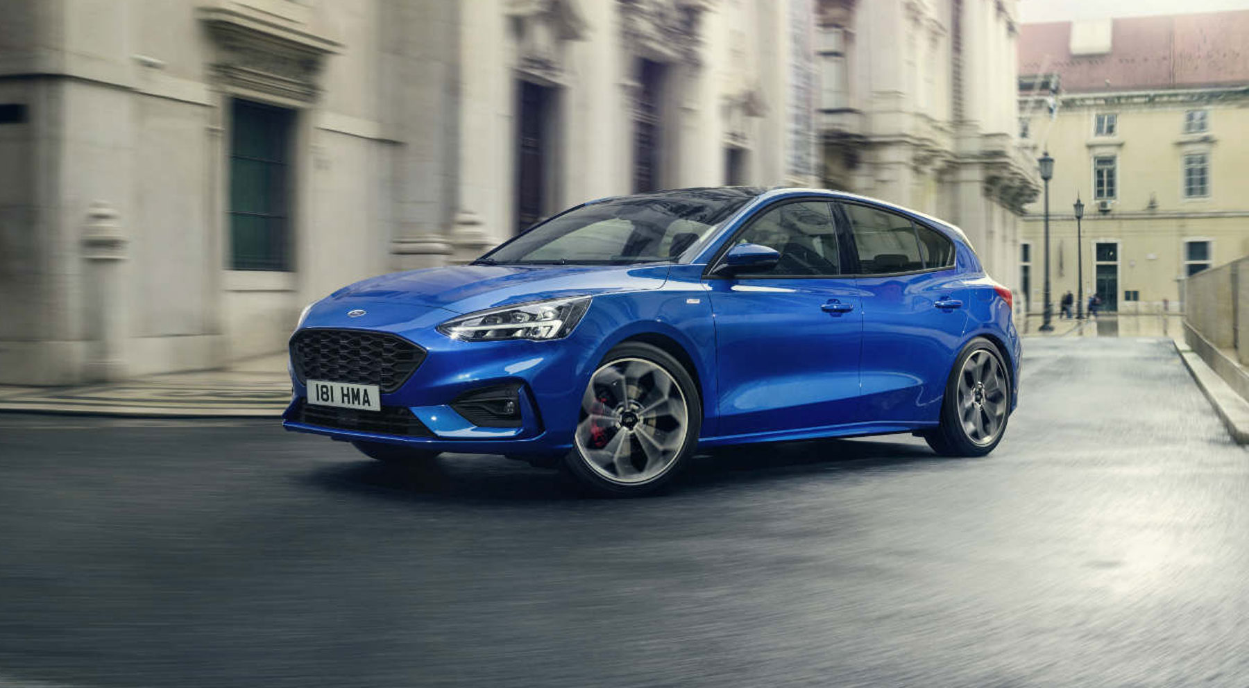 Ford Focus // 375 litros