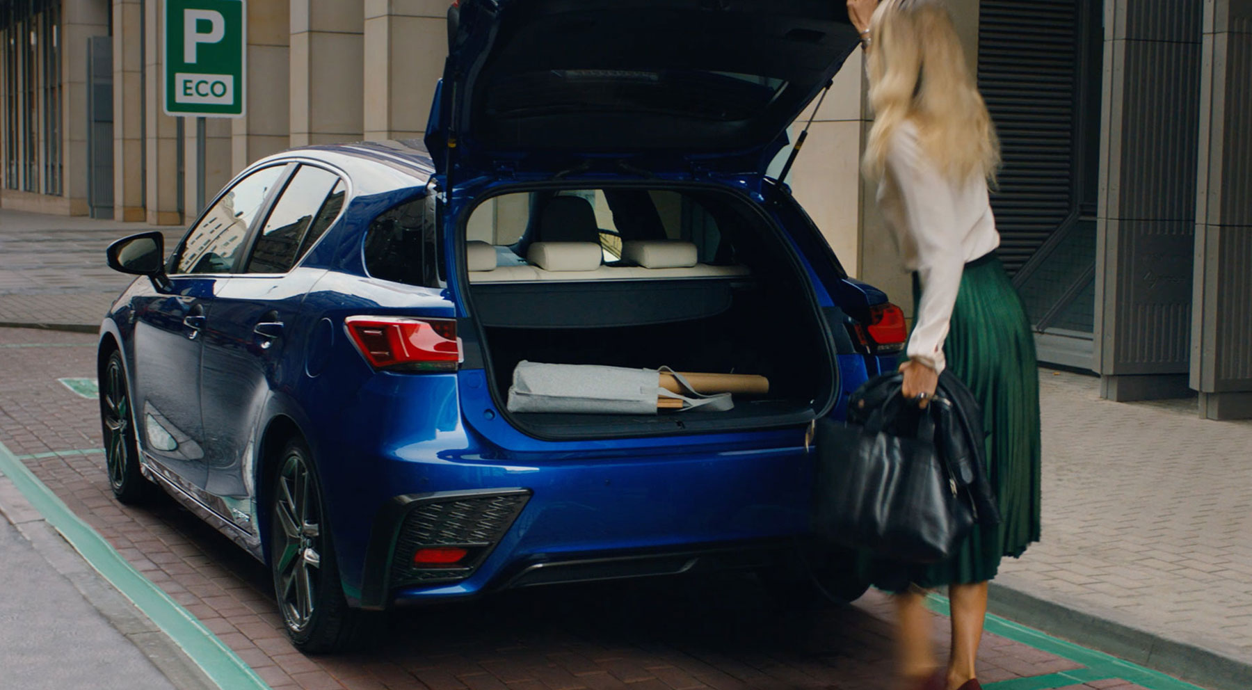 Lexus CT // 375 litros