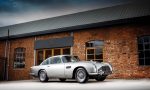 Sale a subasta el Aston Martin DB5 de 007 con metralletas funcionales