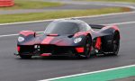 El Aston Martin Valkyrie se muestra en movimiento por primera vez