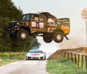 Lamborghini contra camión