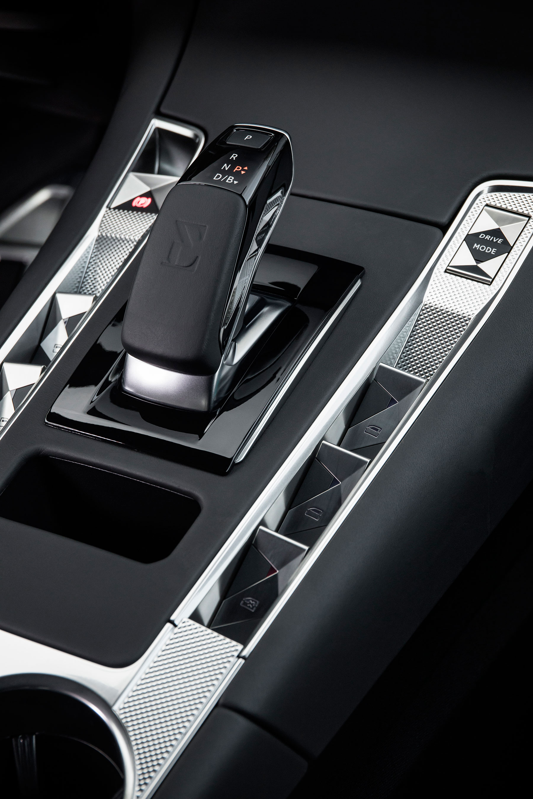 DS7 Crossback E-Tense