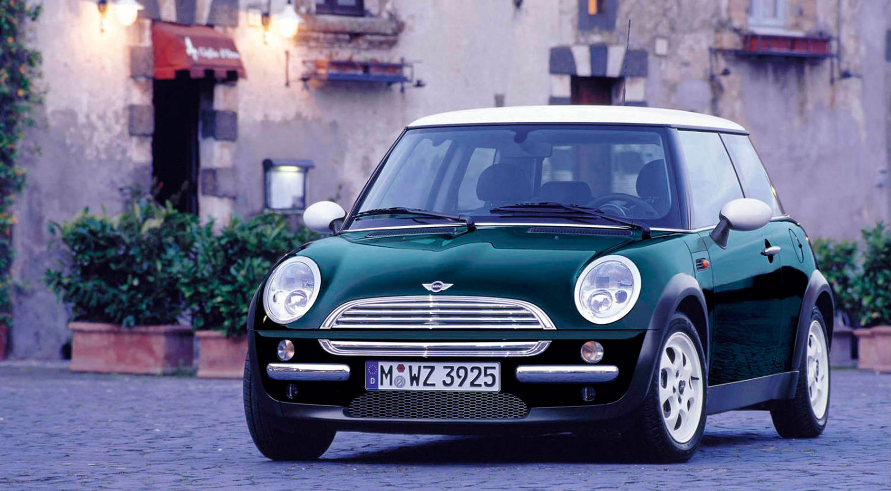 Mini // 2001