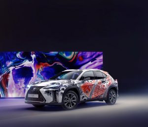 Lexus UX tatuado