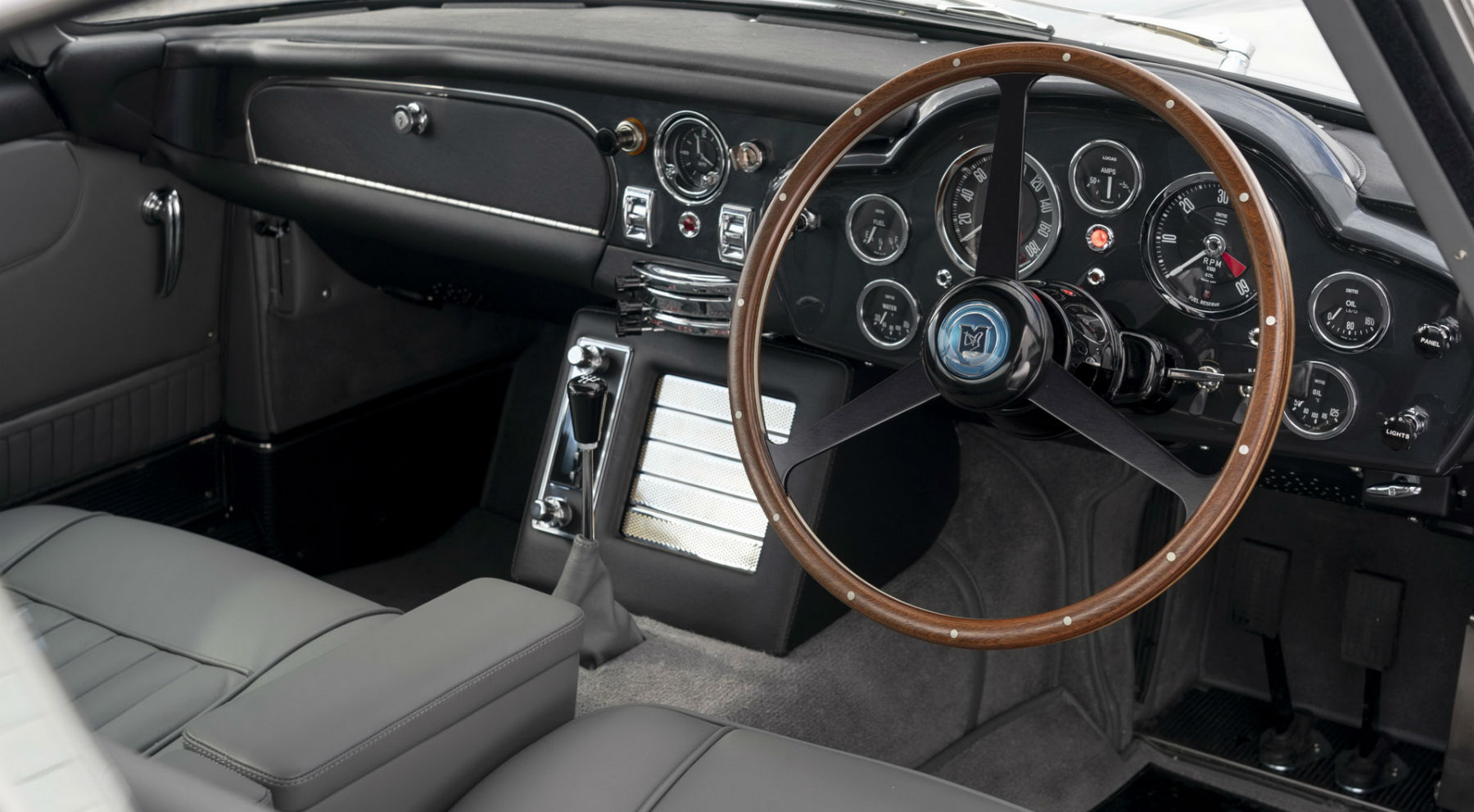 Aston Martin DB5 Goldfinger Continuation