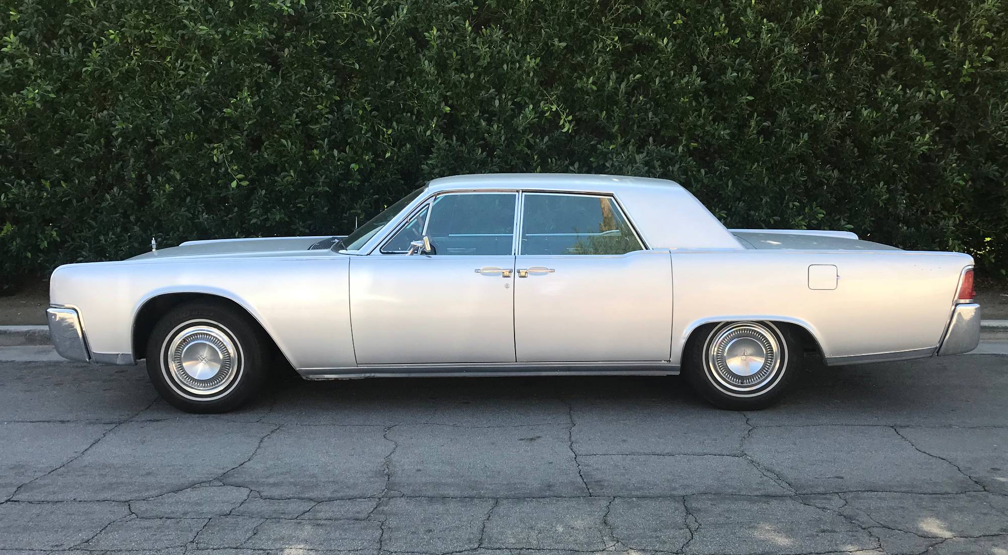 Lincoln Continental // 60 unidades