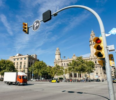 Semaforo en rojo ambulancia