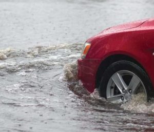 coches inundados subasta Dubái