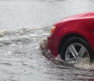 coches inundados subasta Dubái