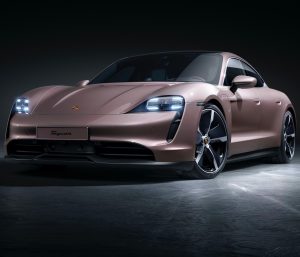 Porsche Taycan acceso