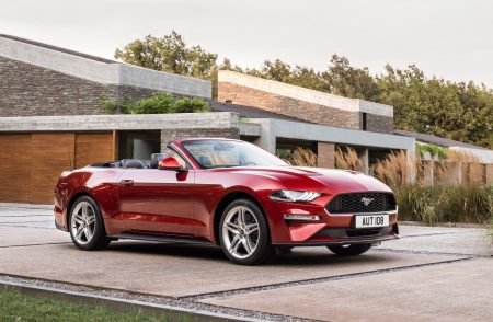 CUATRO PLAZAS / Ford Mustang Convertible