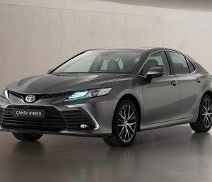 Toyota Camry precio
