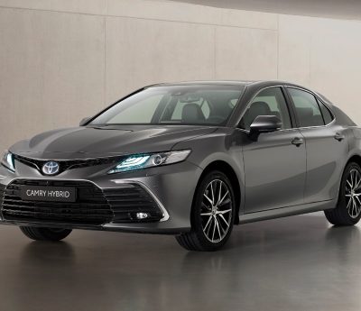 Toyota Camry precio