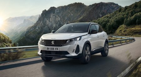 HÍBRIDO ENCHUFABLE // Peugeot 3008 Hybrid (desde 42.300 euros)