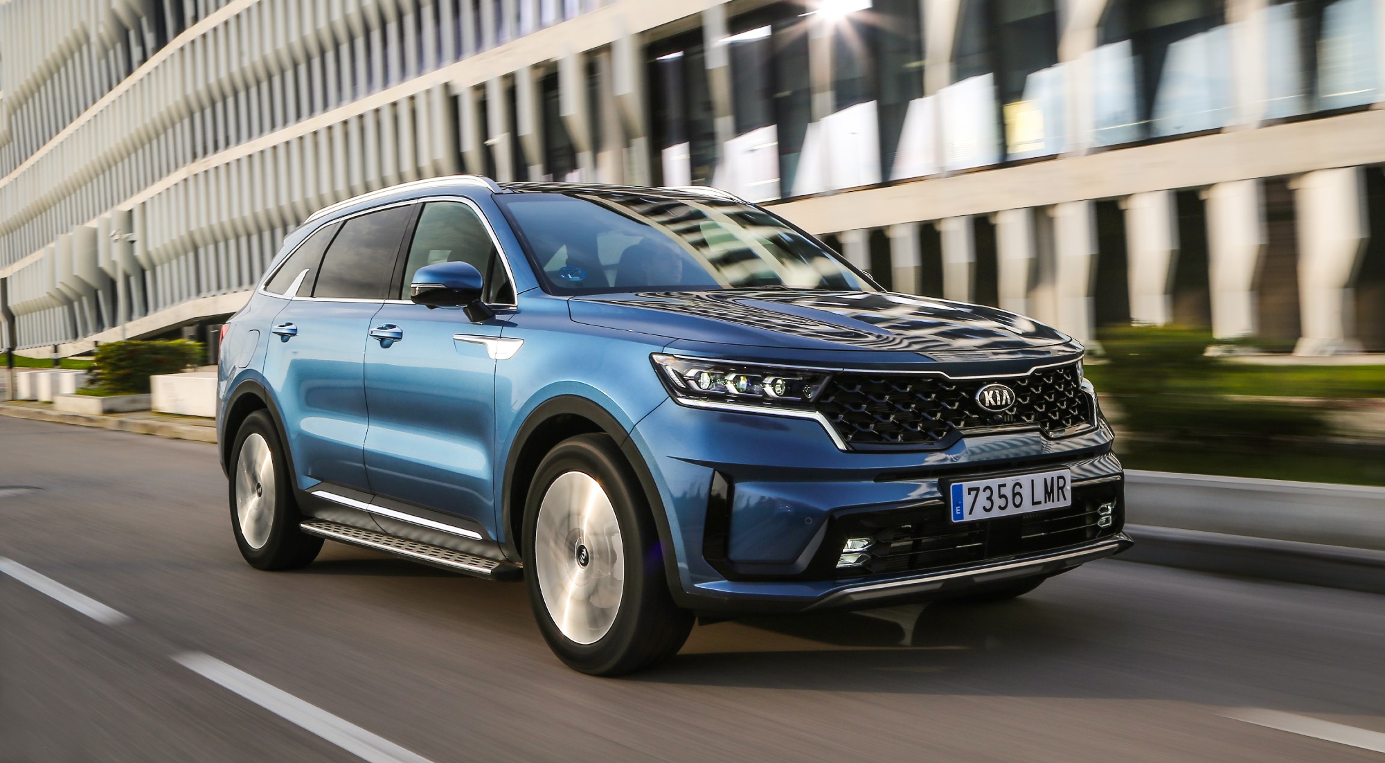 HÍBRIDO ENCHUFABLE // Kia Sorento PHEV (desde 45.500 euros)