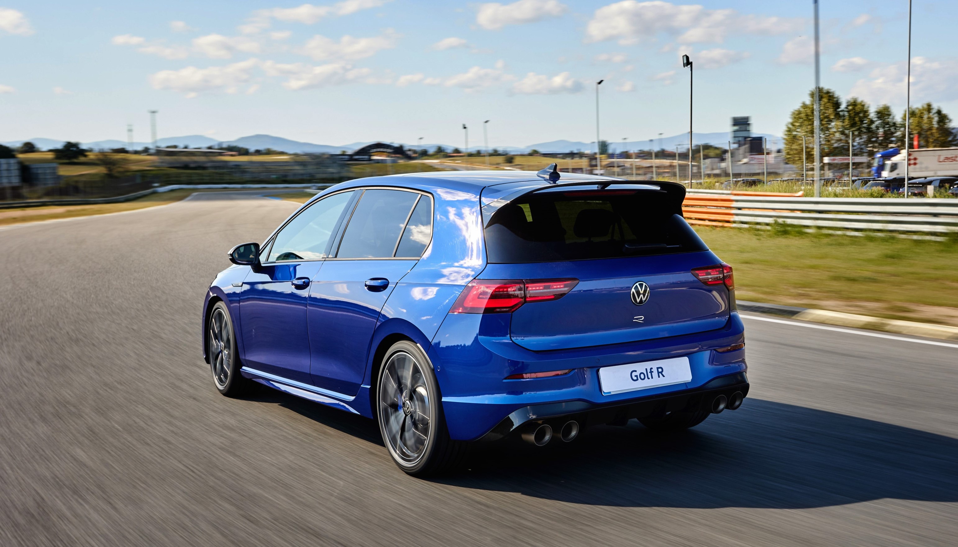 VW Golf 8 R con el paquete R-Performance.