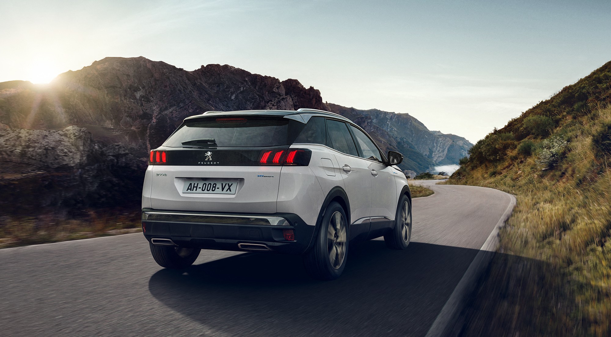 HÍBRIDOS ENCHUFABLES // Peugeot 3008